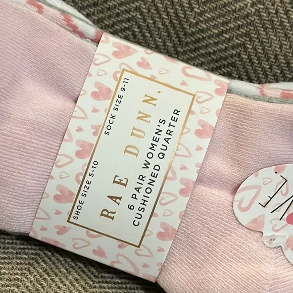 NWT Rae Dunn 6 Pair WMN’s Cushion Quarter Pink,Gray, & White Socks Valentine’s - Picture 4 of 10